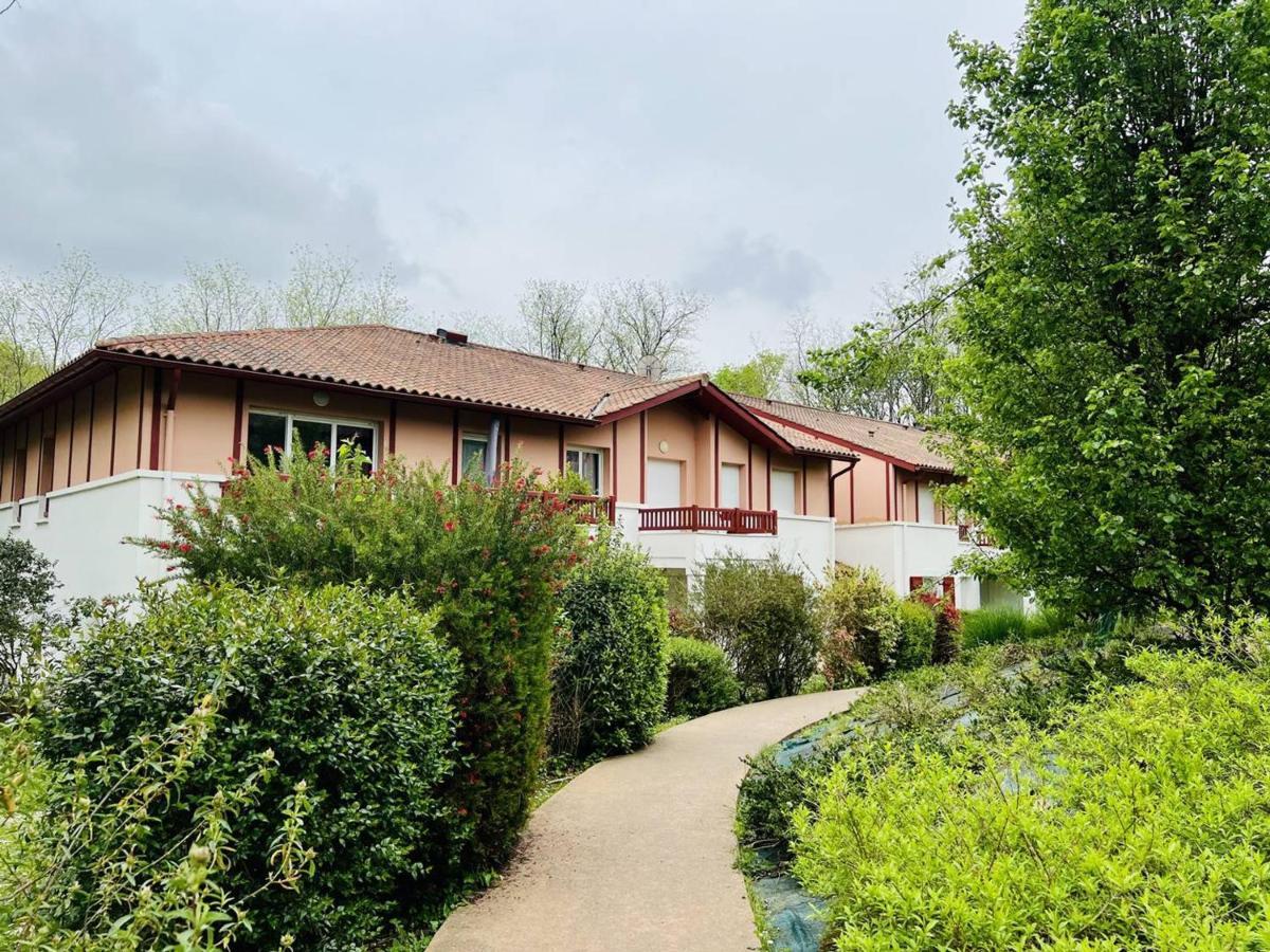 Appartement F2 A Cambo-Les-Bains Avec Piscine, Proche Thermes, Terrasse Et Parking - Fr-1-495-36 ภายนอก รูปภาพ